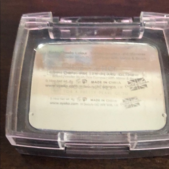 2 EYEKO CHEEKY COLOUR BLUSH DUO GLOW GETTER CORAL - Picture 5 of 8